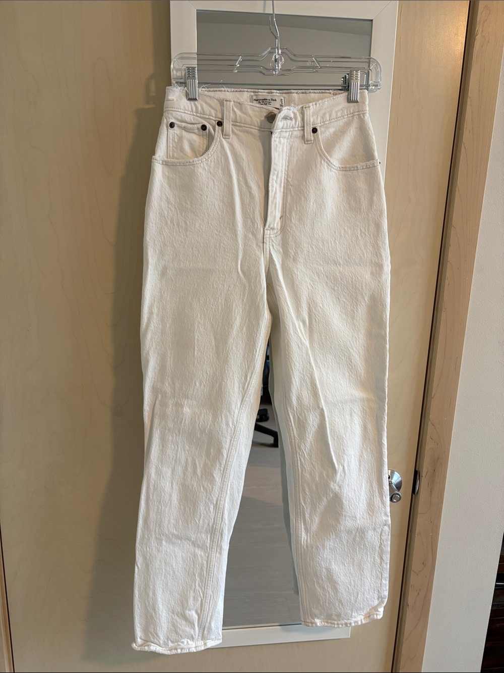 Abercrombie - Curve love 90’s straight ultra high rise white jeans